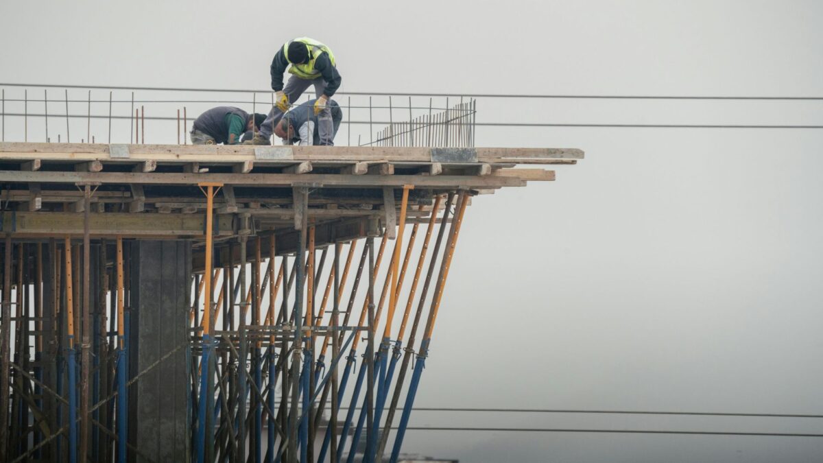 how to choose a building contractor